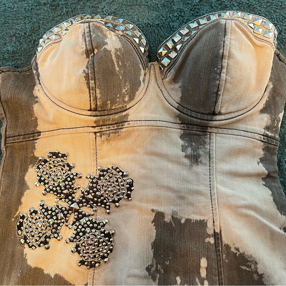 GUESS Denim distressed washed studded dress 👗